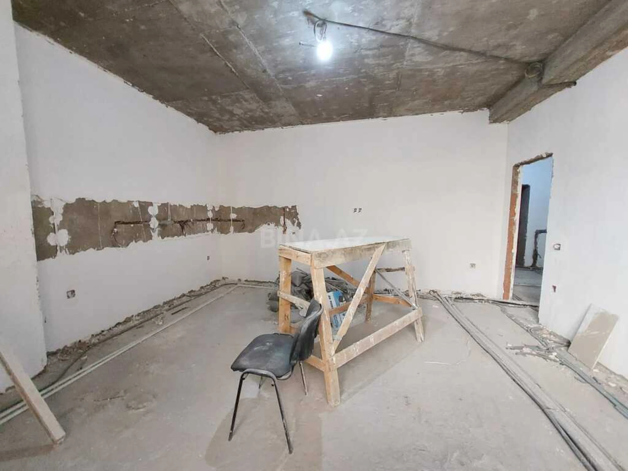Satılır 2 otaqlı mənzil 105 m²
