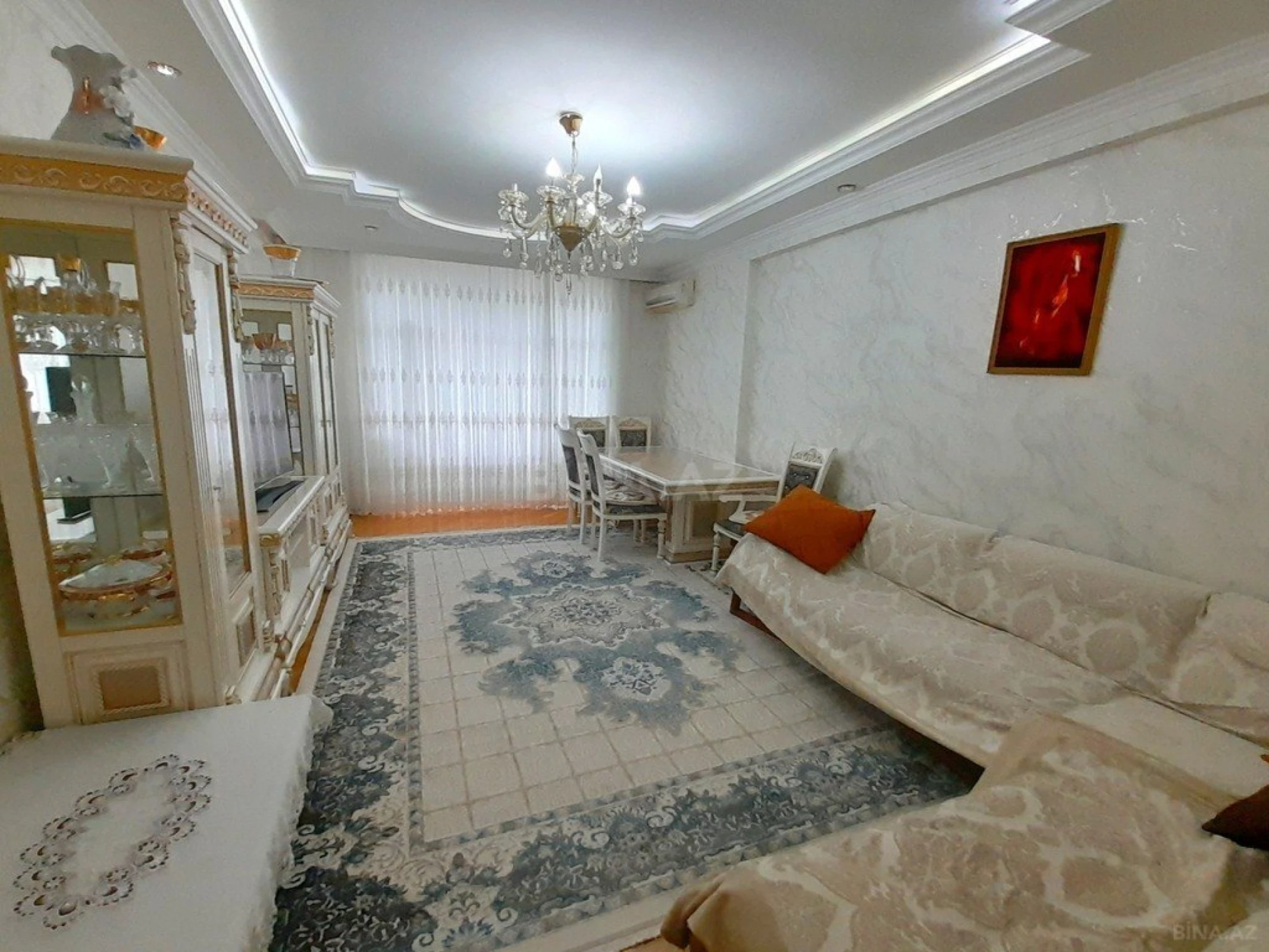 Satılır 3 otaqlı mənzil 137 m²