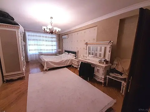 Satılır 3 otaqlı mənzil 137 m²