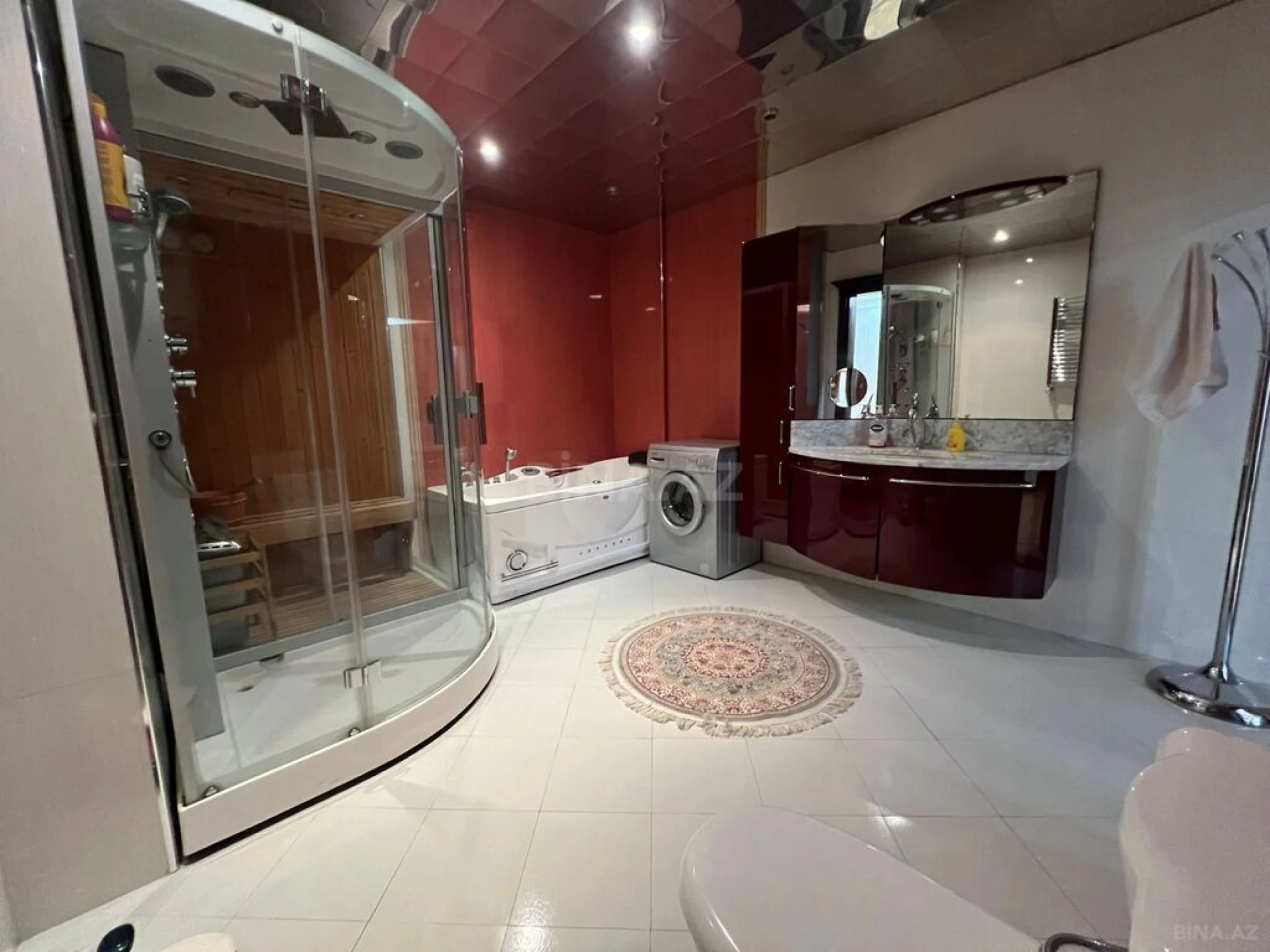 Satılır 4 otaqlı mənzil 220 m²