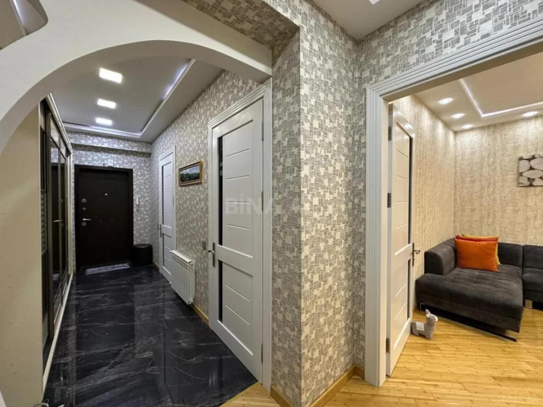 Satılır 3 otaqlı mənzil 95 m²