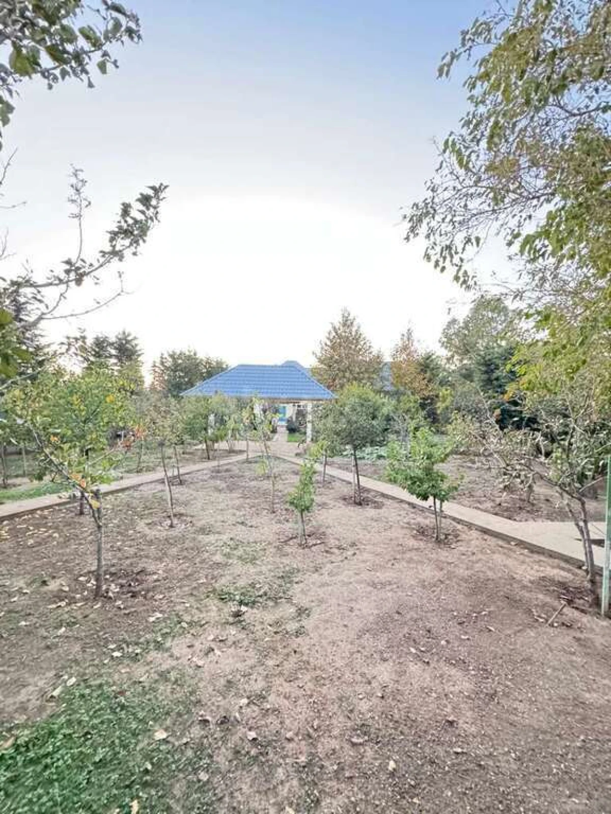 Satılır 4 otaqlı həyət evi 250 m²