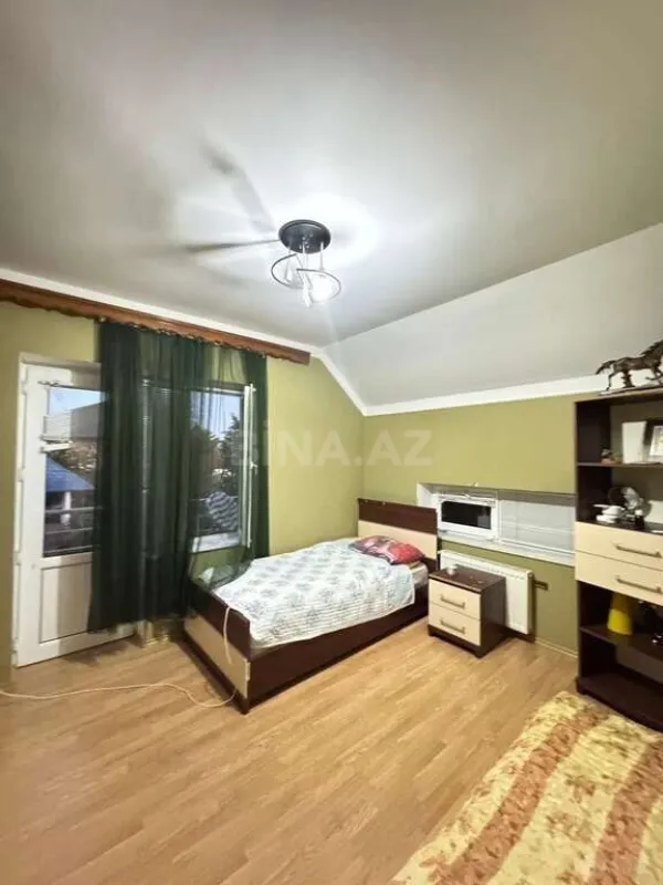 Satılır 4 otaqlı həyət evi 250 m²