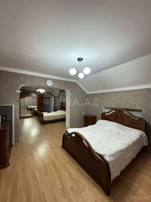 Satılır 4 otaqlı həyət evi 250 m²
