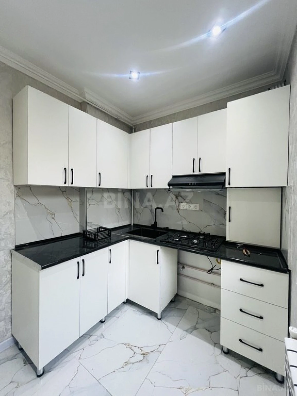 Satılır 2 otaqlı mənzil 55 m²