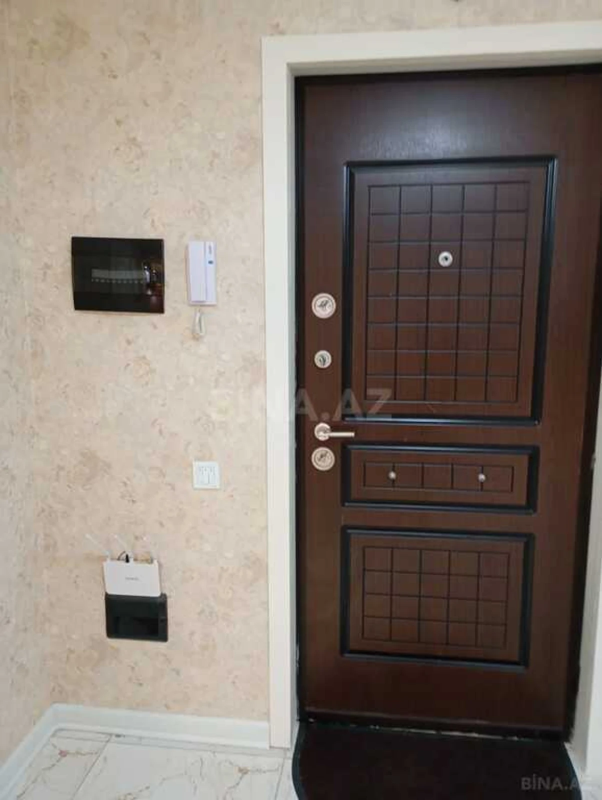 Satılır 3 otaqlı mənzil 92 m²