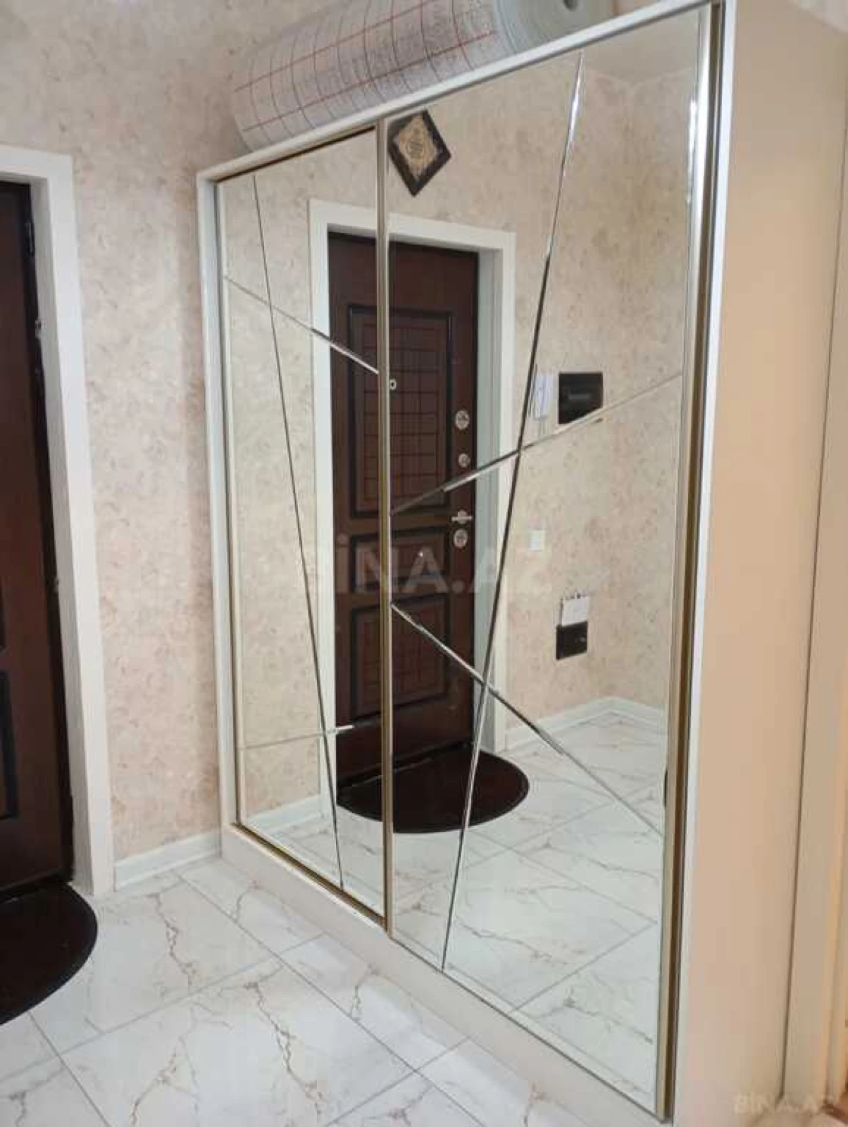 Satılır 3 otaqlı mənzil 92 m²