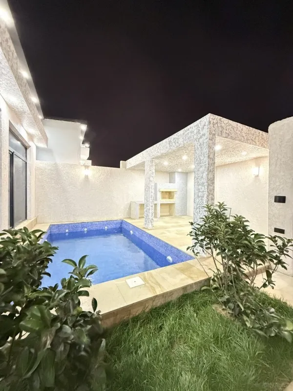Satılır 4 otaqlı həyət evi 130 m²