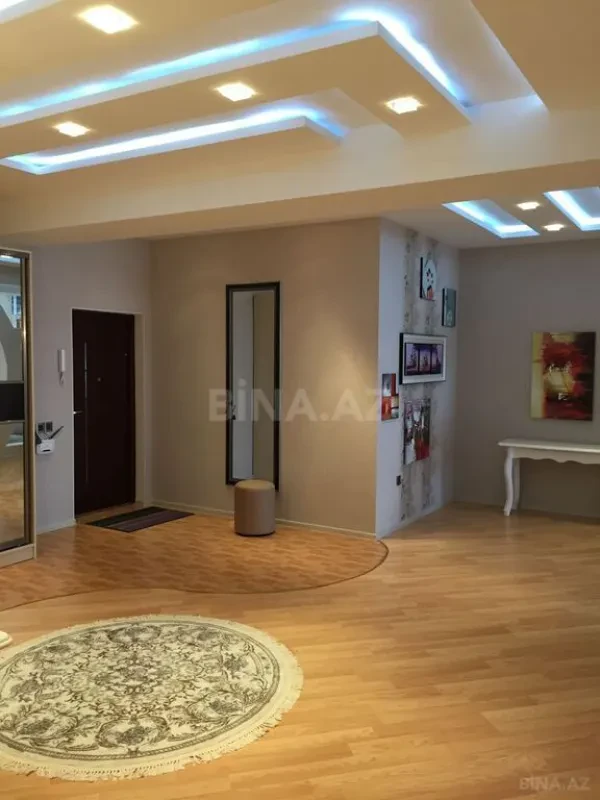 Kirayə verilir 3 otaqlı mənzil 150 m²