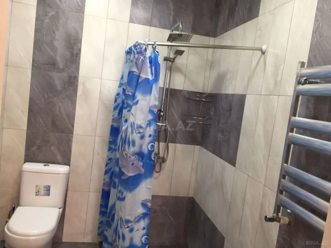 Kirayə verilir 3 otaqlı mənzil 150 m²