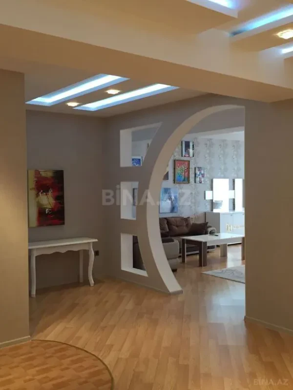Kirayə verilir 3 otaqlı mənzil 150 m²