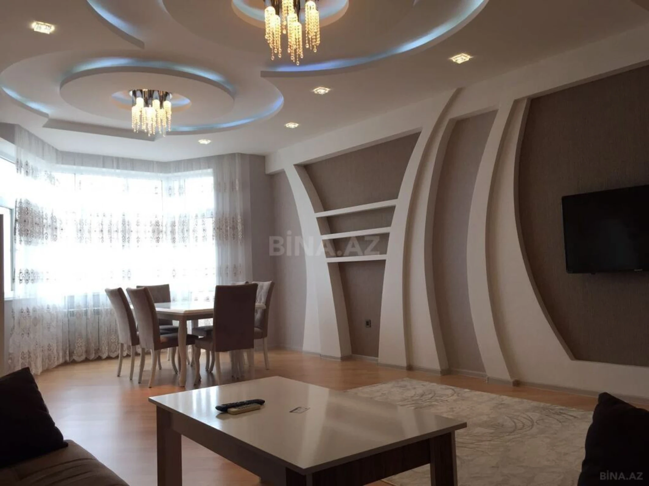 Kirayə verilir 3 otaqlı mənzil 150 m²