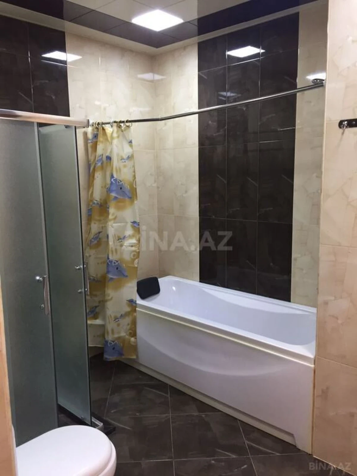 Kirayə verilir 3 otaqlı mənzil 150 m²