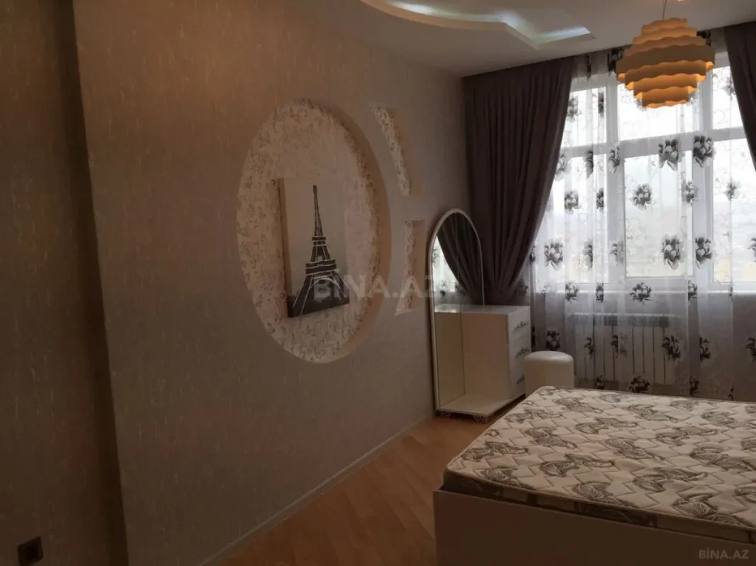 Kirayə verilir 3 otaqlı mənzil 150 m²