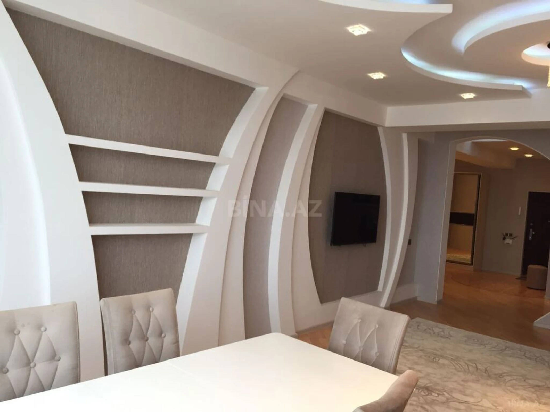 Kirayə verilir 3 otaqlı mənzil 150 m²