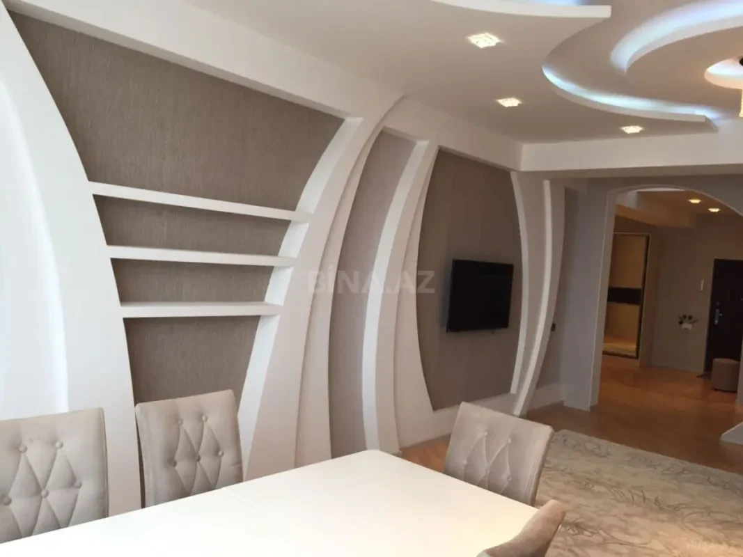 Kirayə verilir 3 otaqlı mənzil 150 m²