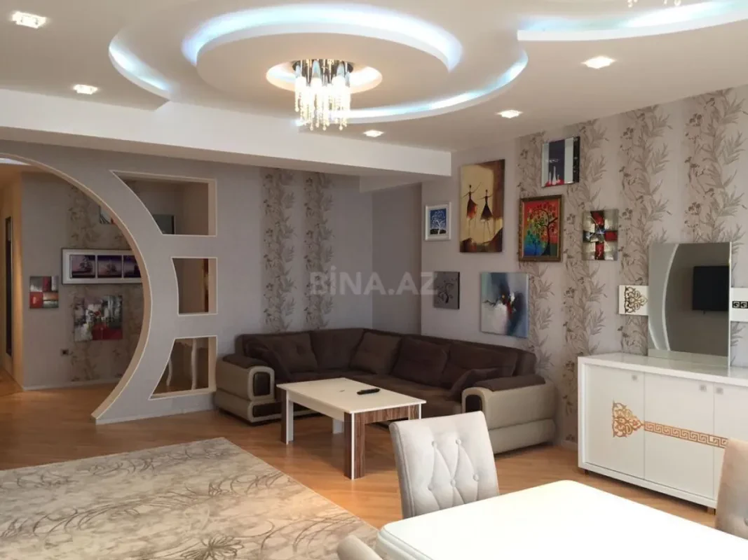 Kirayə verilir 3 otaqlı mənzil 150 m²