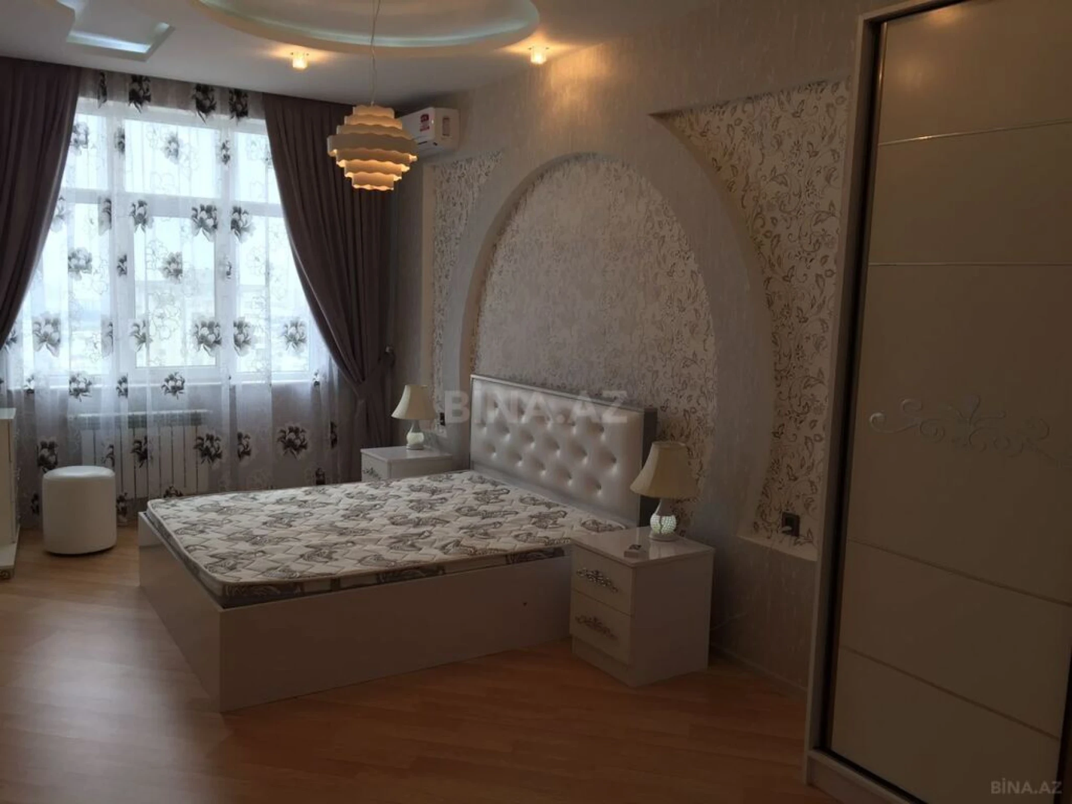 Kirayə verilir 3 otaqlı mənzil 150 m²