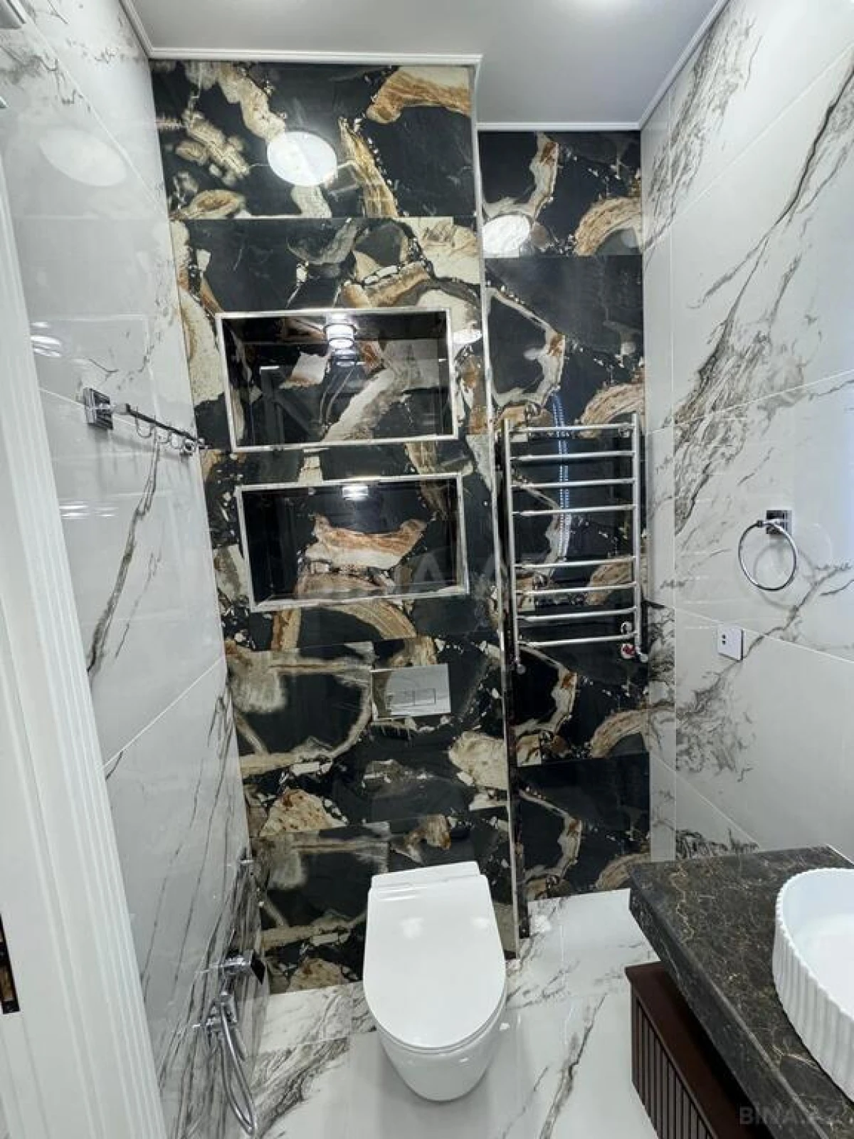 Kirayə verilir 3 otaqlı mənzil 145 m²