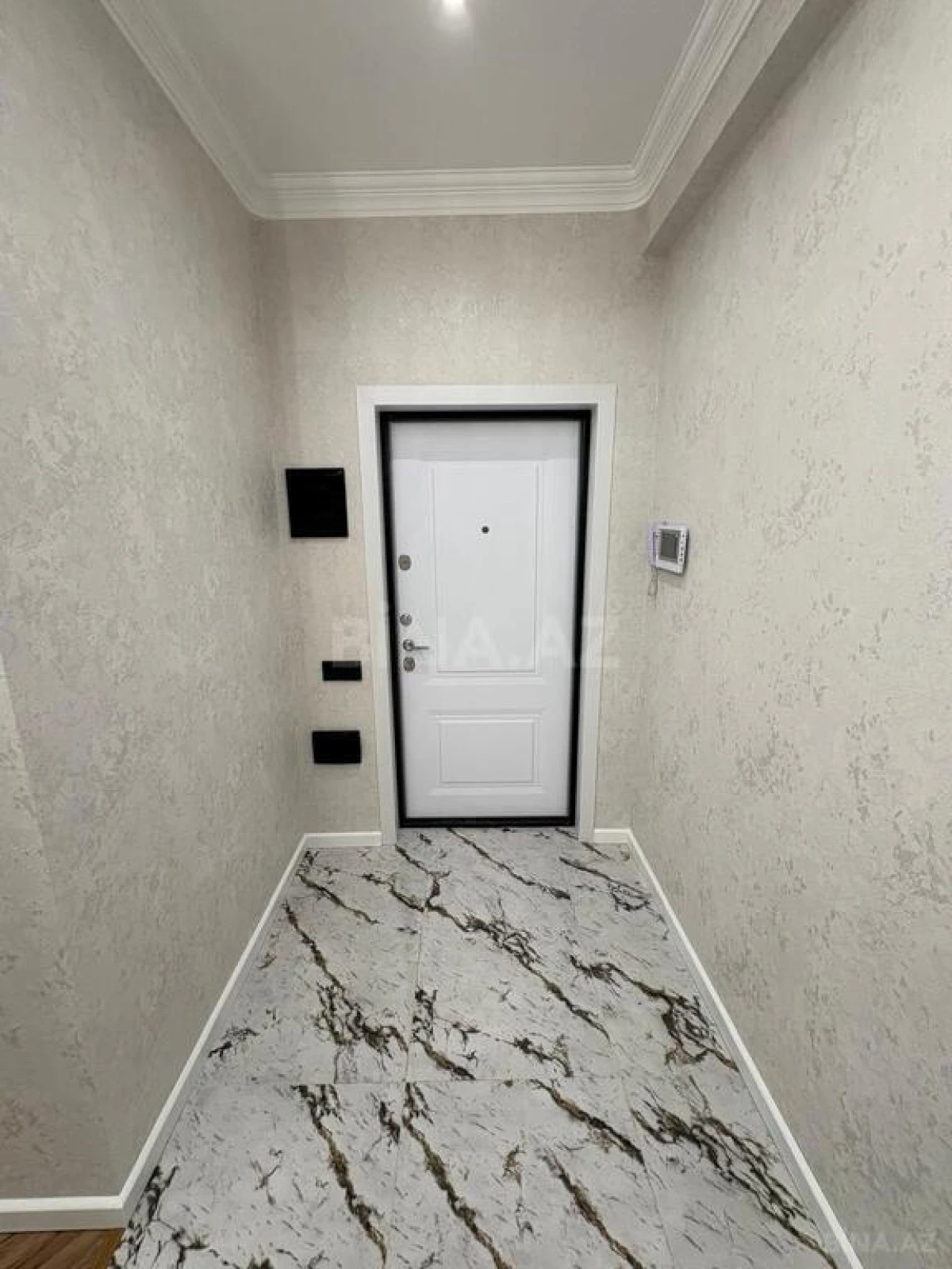 Satılır 4 otaqlı mənzil 120 m²