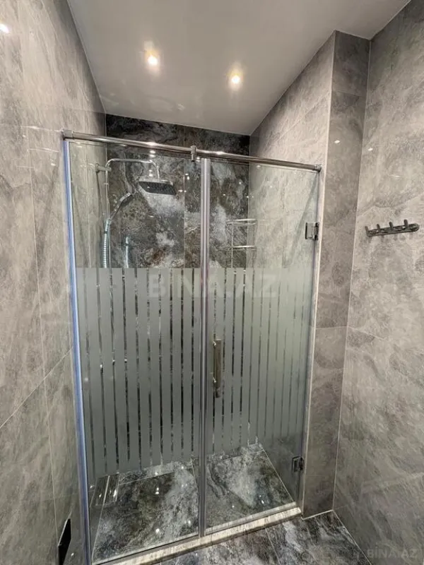 Satılır 4 otaqlı mənzil 120 m²