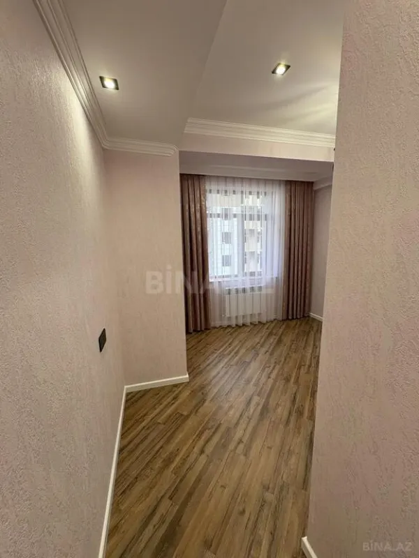 Satılır 4 otaqlı mənzil 120 m²