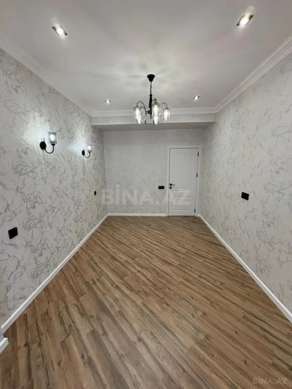 Satılır 4 otaqlı mənzil 120 m²