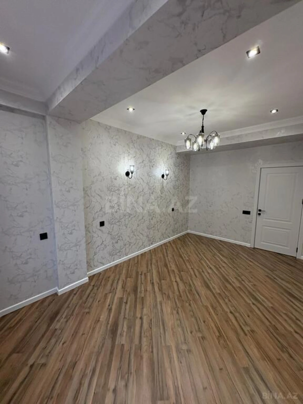 Satılır 4 otaqlı mənzil 120 m²