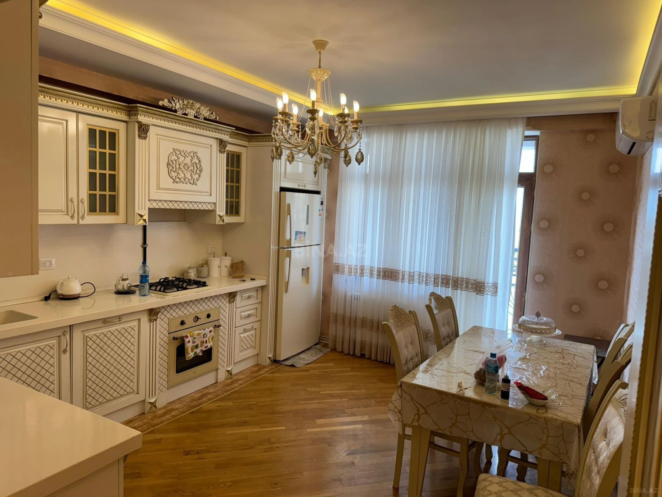 Satılır 3 otaqlı mənzil 110 m²