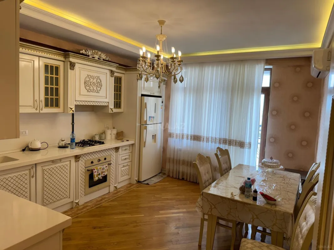 Satılır 3 otaqlı mənzil 110 m²