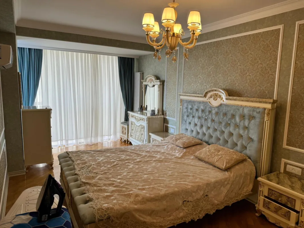 Satılır 3 otaqlı mənzil 110 m²