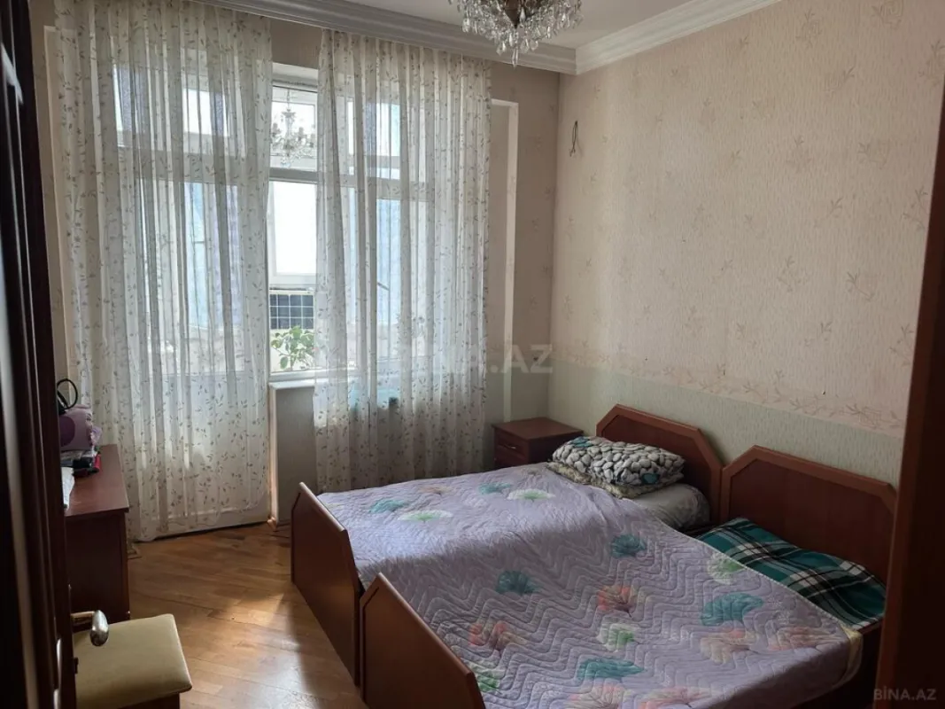 Satılır 3 otaqlı mənzil 127 m²