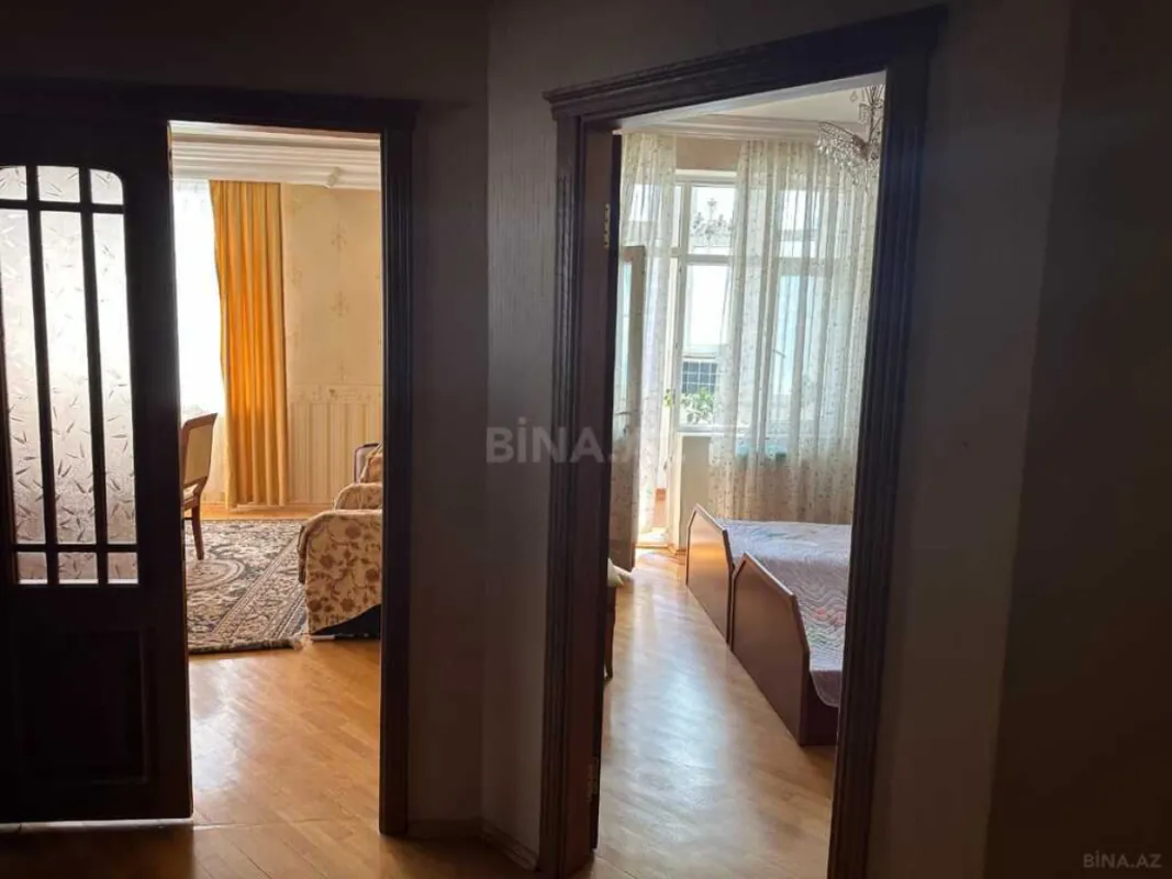 Satılır 3 otaqlı mənzil 127 m²
