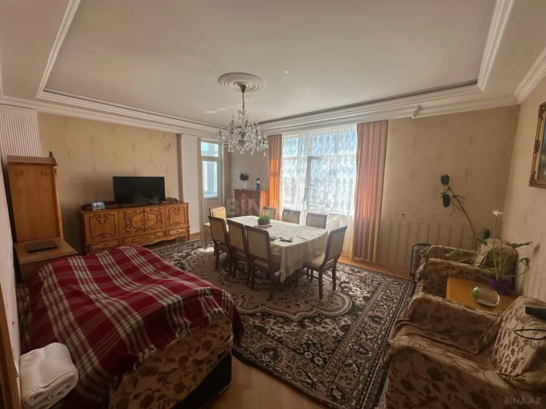 Satılır 3 otaqlı mənzil 127 m²