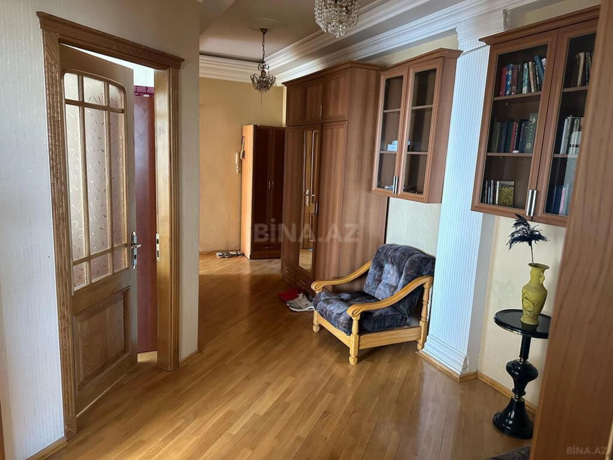 Satılır 3 otaqlı mənzil 127 m²