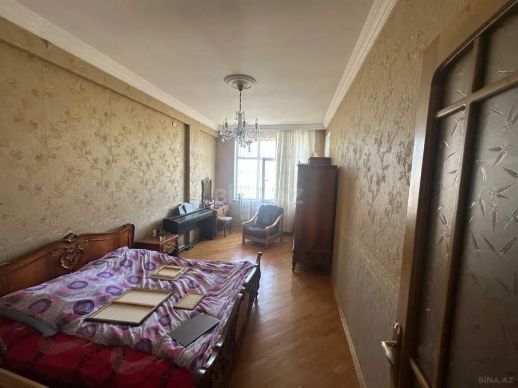 Satılır 3 otaqlı mənzil 127 m²