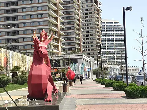 Satılır obyekt 385 m²