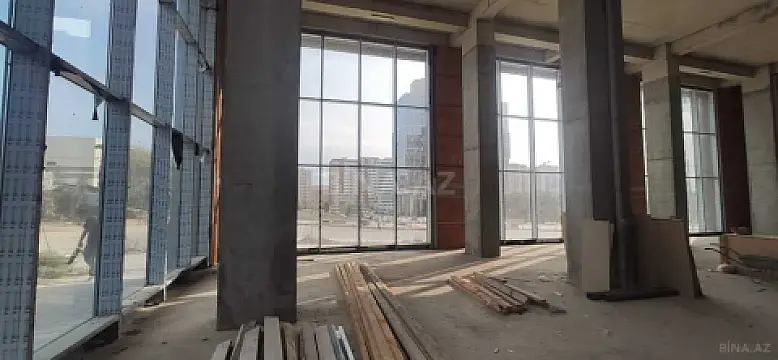 Satılır obyekt 385 m²