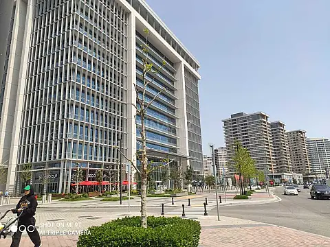 Satılır obyekt 385 m²