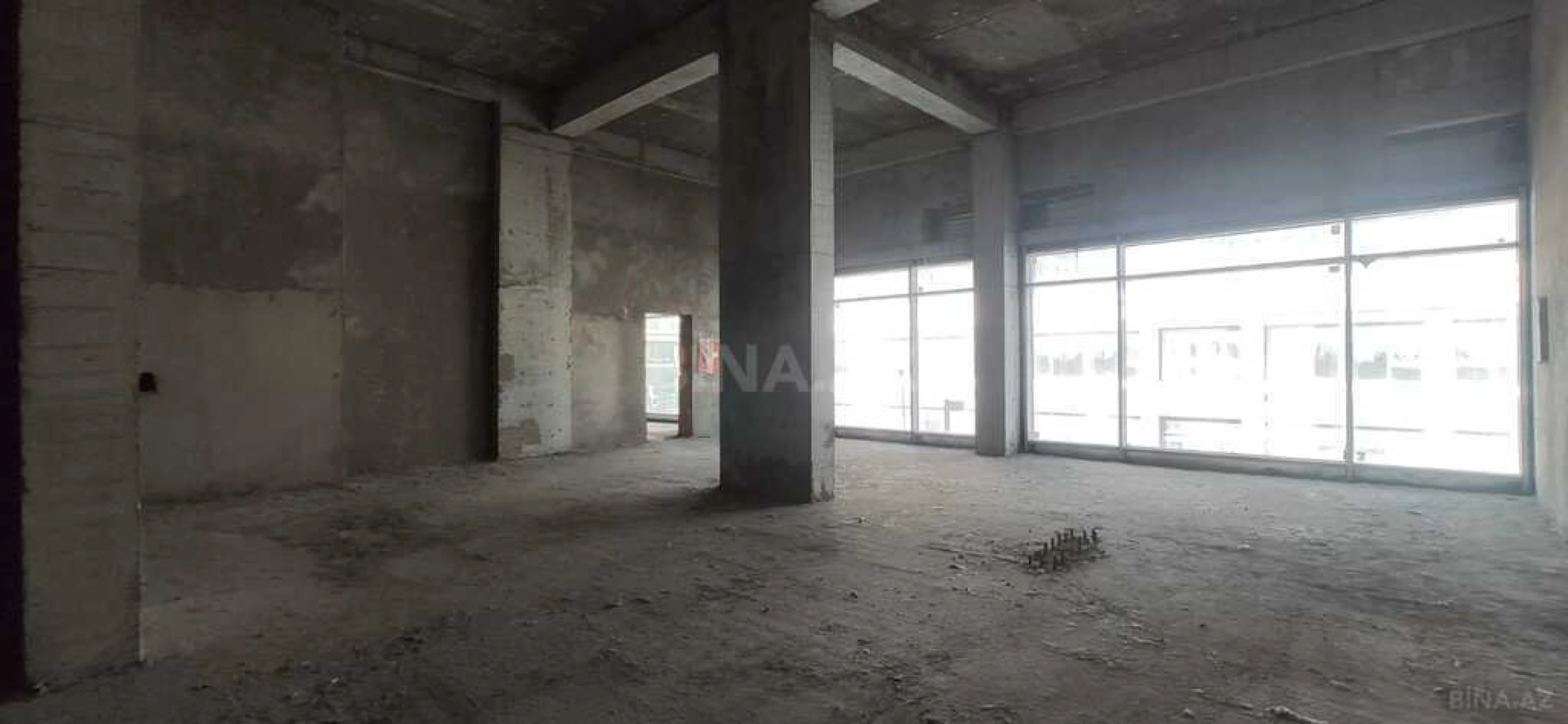 Satılır obyekt 385 m²