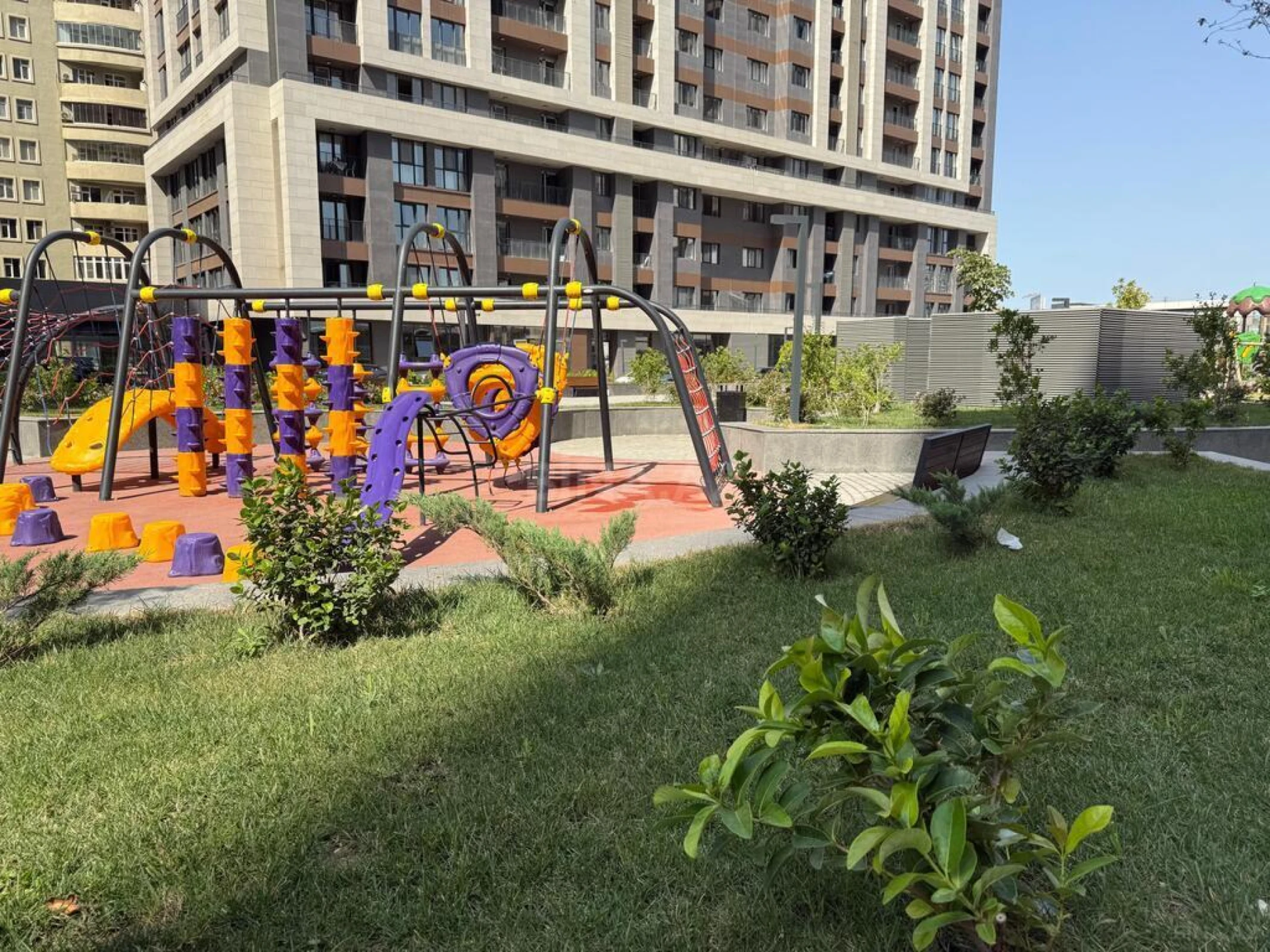 Satılır 2 otaqlı mənzil 70 m²