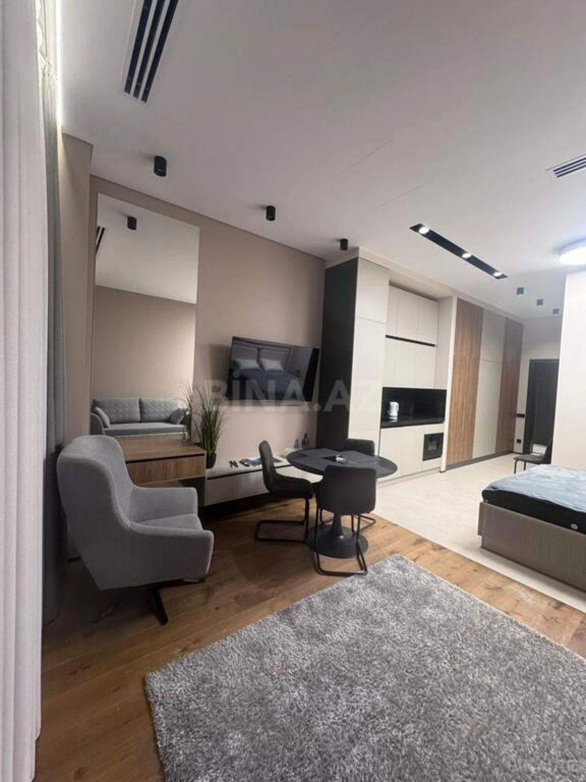 Satılır 1 otaqlı mənzil 42 m²