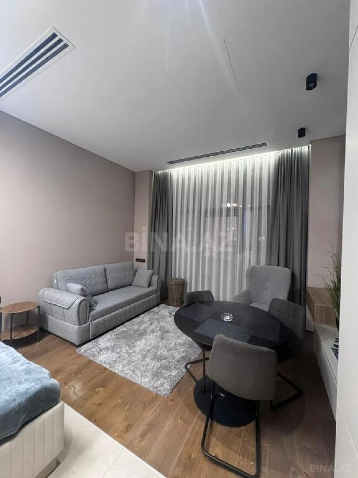 Satılır 1 otaqlı mənzil 42 m²