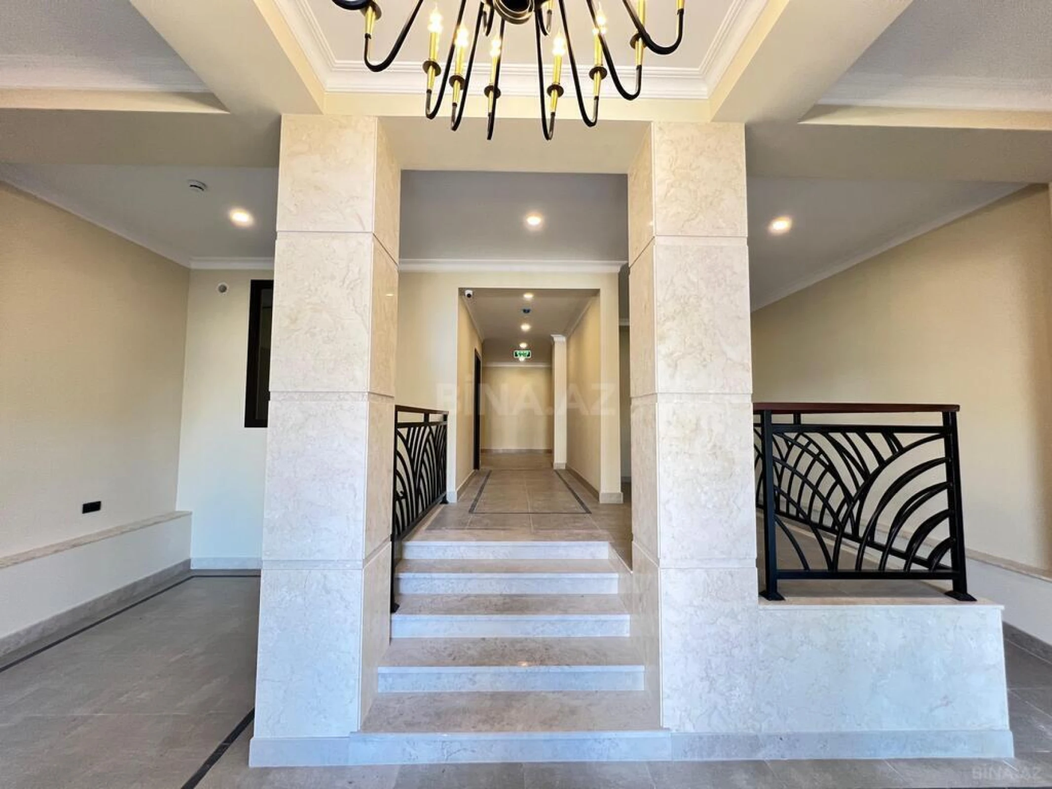 Satılır 1 otaqlı mənzil 63 m²