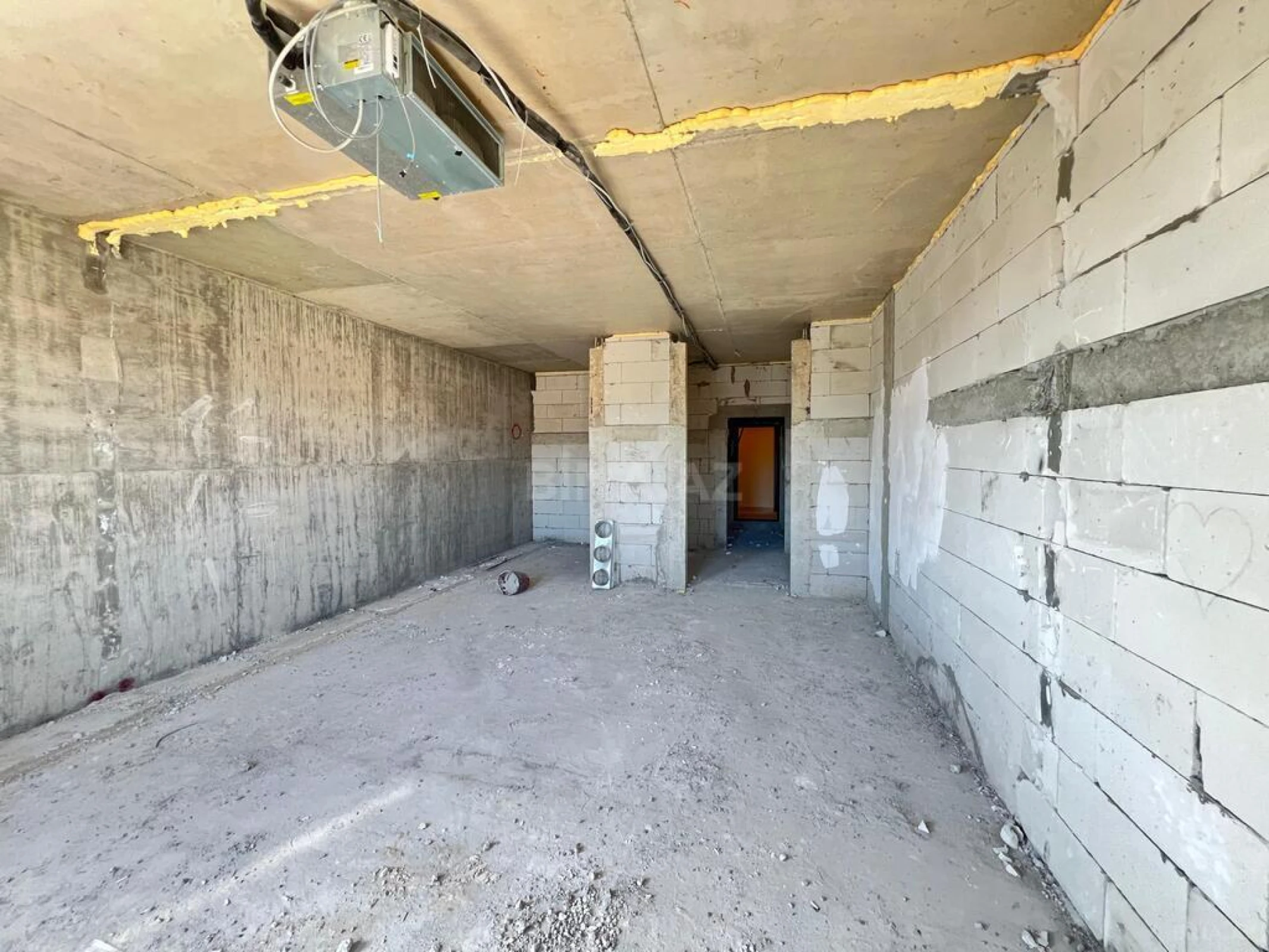 Satılır 1 otaqlı mənzil 63 m²