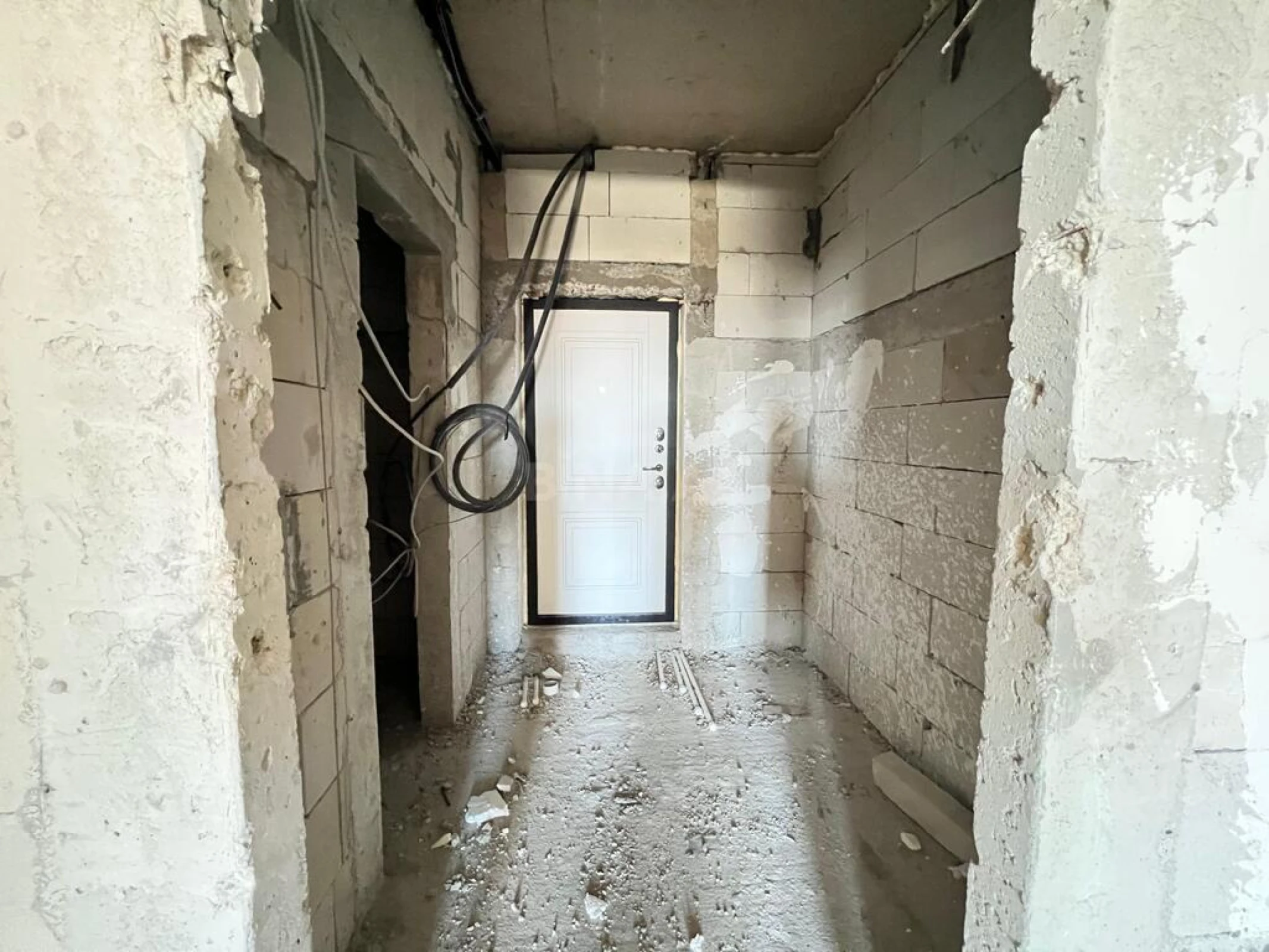 Satılır 1 otaqlı mənzil 63 m²