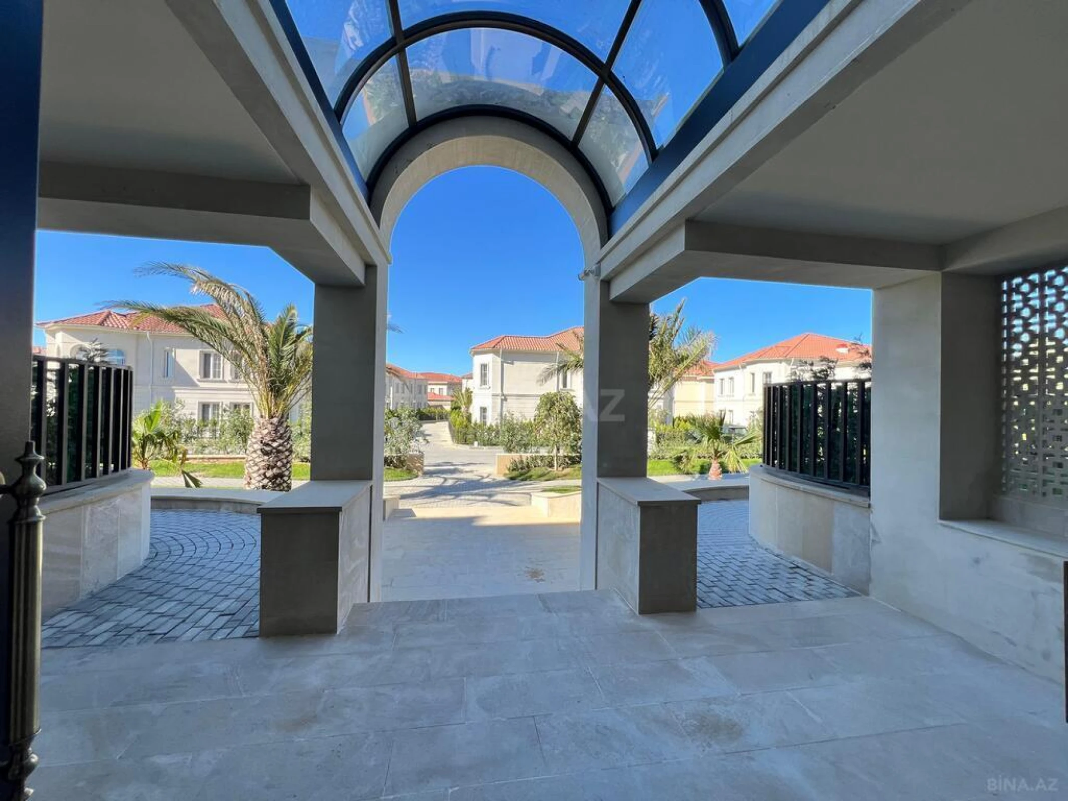 Satılır 1 otaqlı mənzil 63 m²