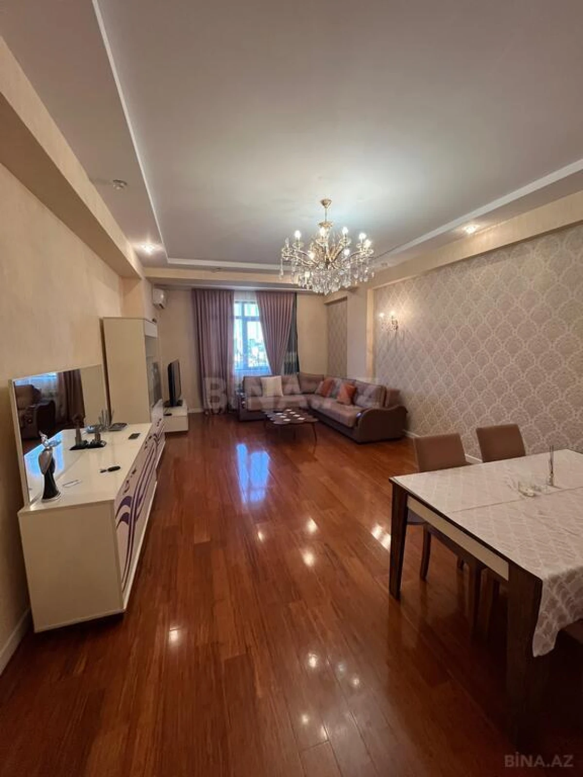 Satılır 4 otaqlı mənzil 186 m²
