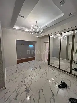 Satılır 4 otaqlı mənzil 186 m²