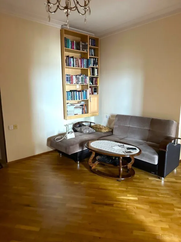 Satılır 3 otaqlı mənzil 125 m²